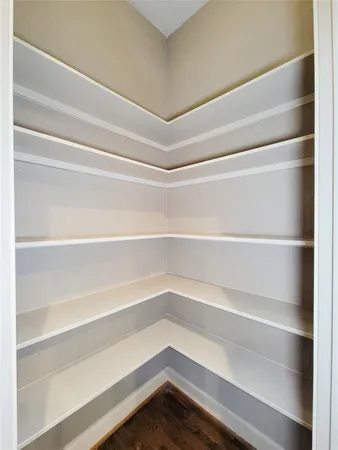 $3,275 | 1605 West 14th Street, Houston, TX 77008