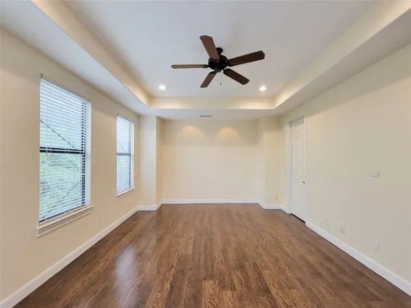 $3,275 | 1605 West 14th Street, Houston, TX 77008
