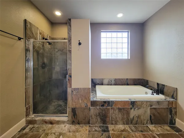 $3,275 | 1605 West 14th Street, Houston, TX 77008