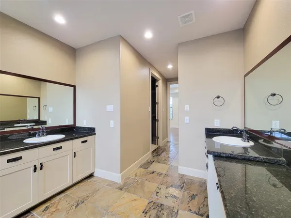 $3,275 | 1605 West 14th Street, Houston, TX 77008