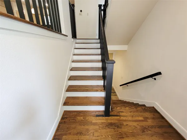 $3,275 | 1605 West 14th Street, Houston, TX 77008