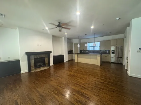 $3,275 | 1605 West 14th Street, Houston, TX 77008