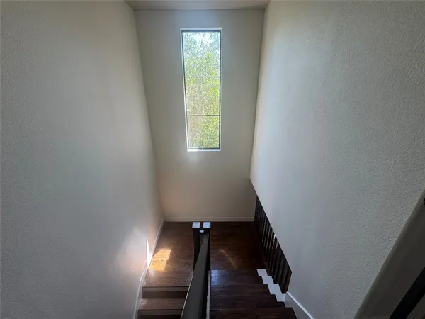 $3,275 | 1605 West 14th Street, Houston, TX 77008