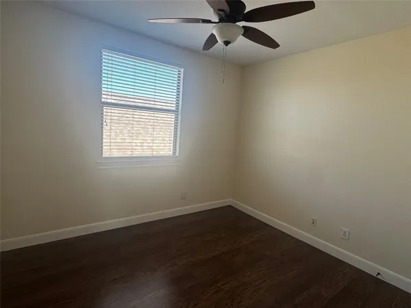 $3,275 | 1605 West 14th Street, Houston, TX 77008