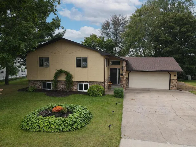 $344,900 | 655 11th Street Southwest, Pine City, MN 55063