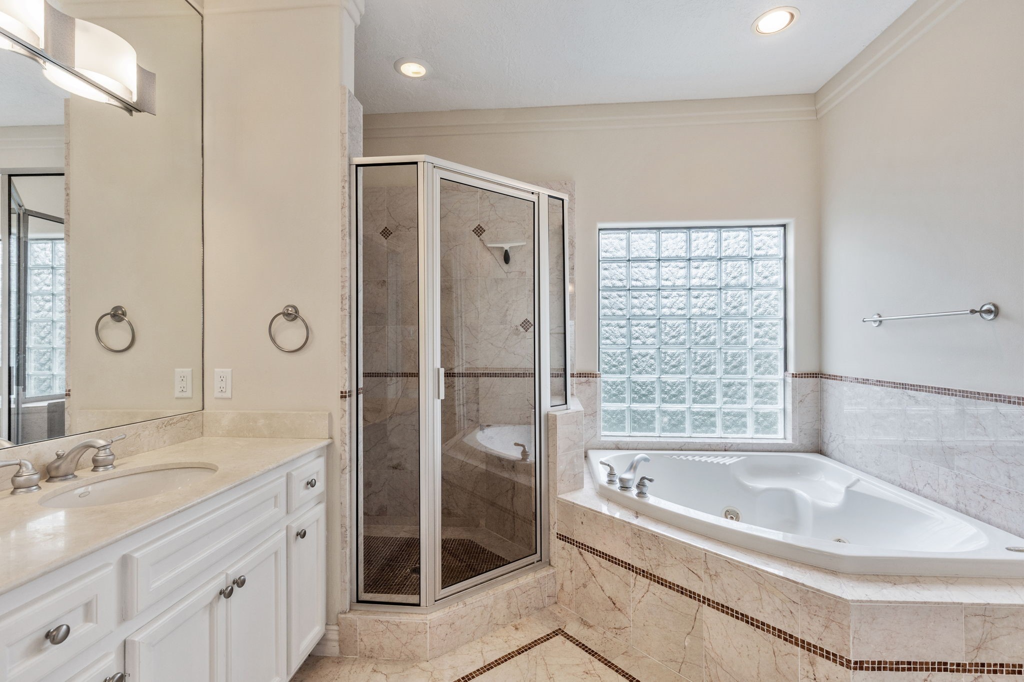 628 Bomar Street Houston, TX 77006 - Photo 10 of 20