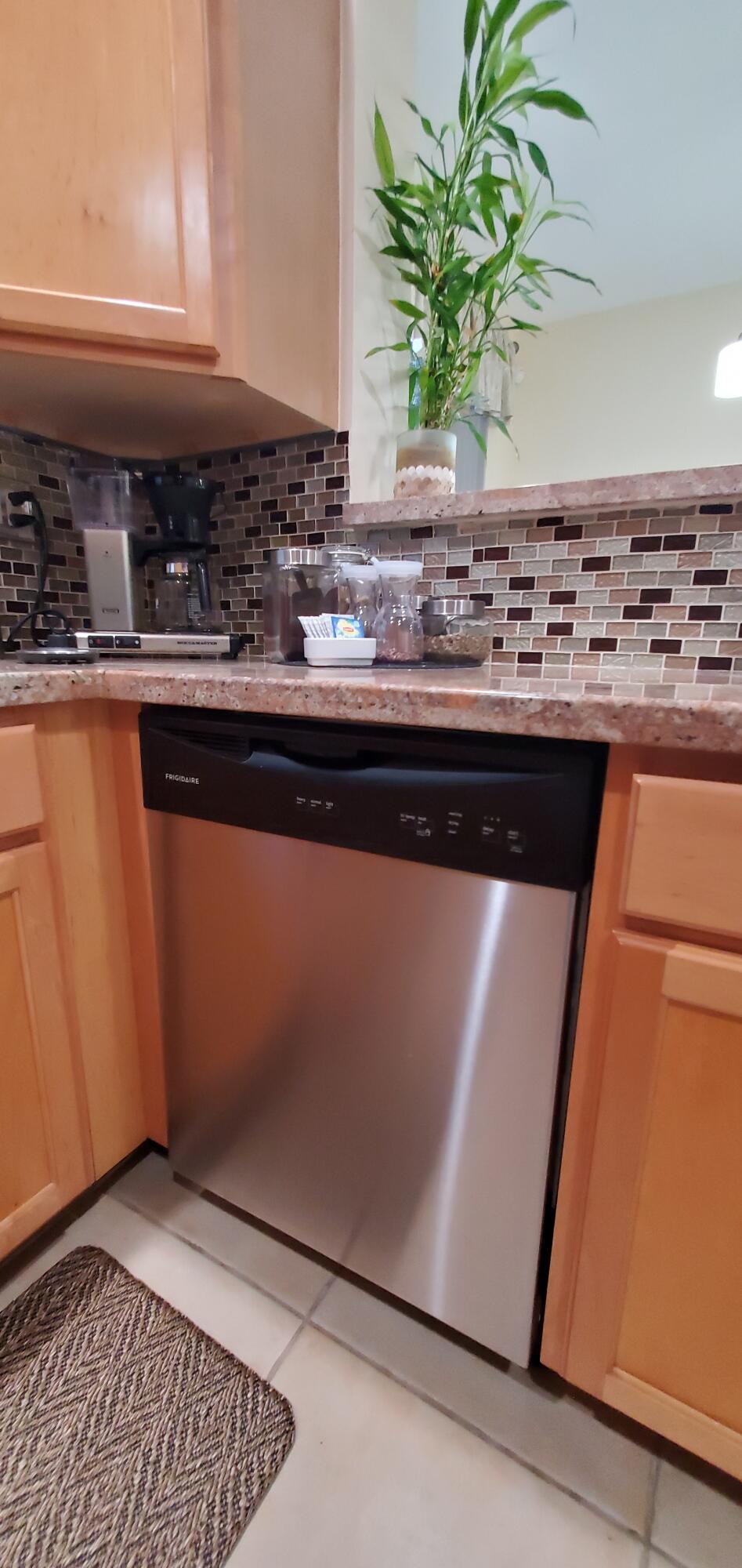 3195 Laurel Ridge Circle Riviera Beach, FL 33404 - Photo 23 of 52 Dishwasher