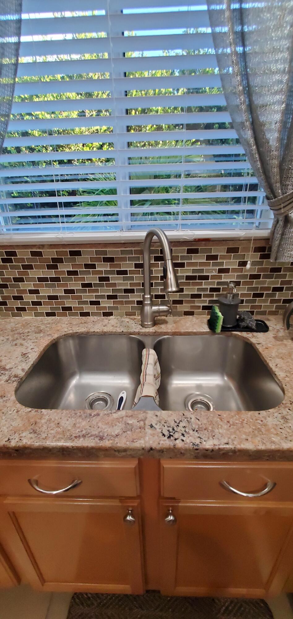 3195 Laurel Ridge Circle Riviera Beach, FL 33404 - Photo 26 of 52 Dual Sinks