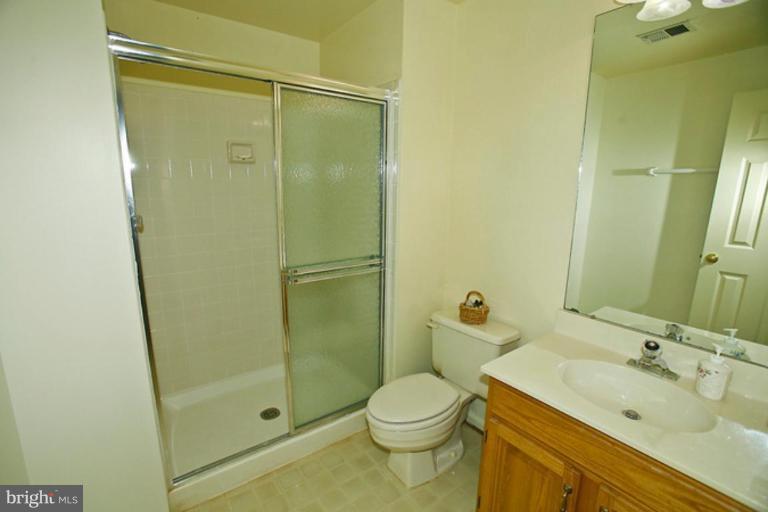 7502 Brickyard Road Potomac, MD 20854 - Photo 14 of 24 Bath #2
