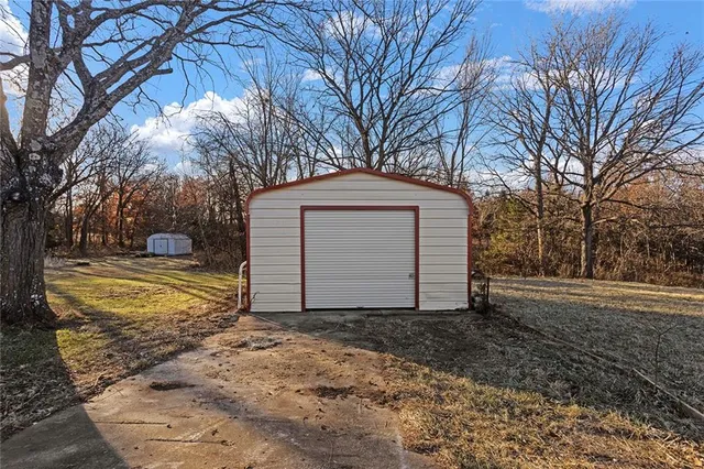 $290,000 | 17405 East 228th Street, Harrisonville, MO 64701