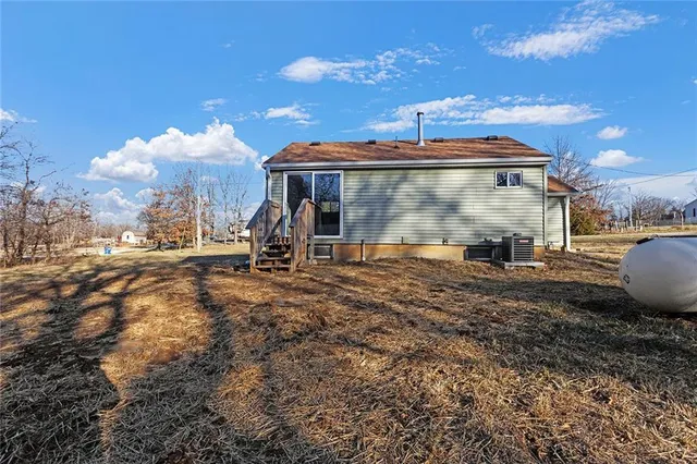 $290,000 | 17405 East 228th Street, Harrisonville, MO 64701