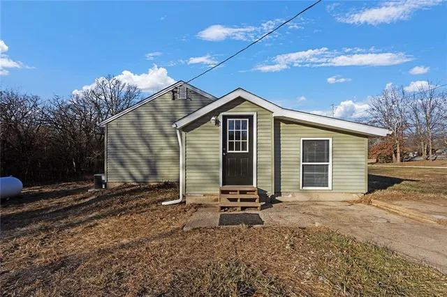 $290,000 | 17405 East 228th Street, Harrisonville, MO 64701