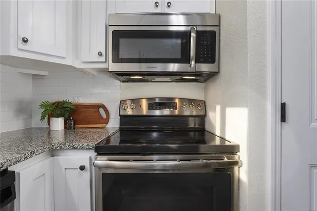 $290,000 | 17405 East 228th Street, Harrisonville, MO 64701