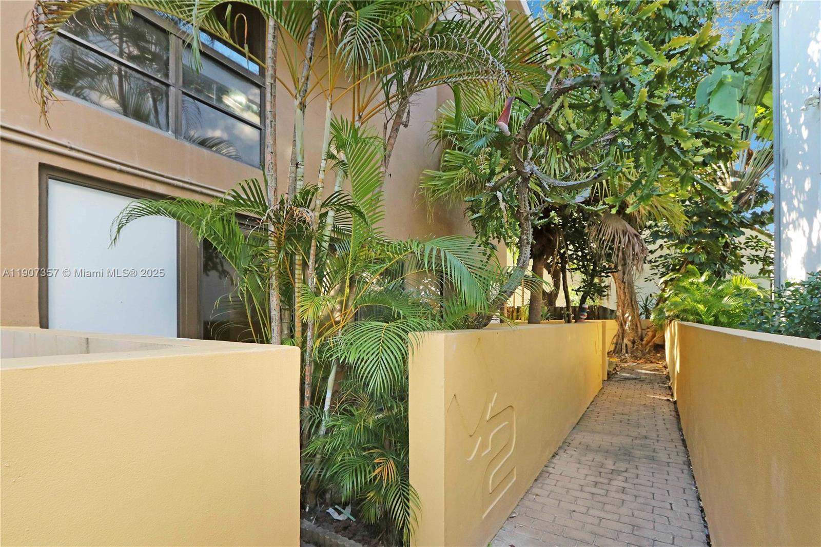 2778 Day Avenue, Unit 2 Miami, FL 33133 - Photo 20 of 21 a view of outdoor space and yard