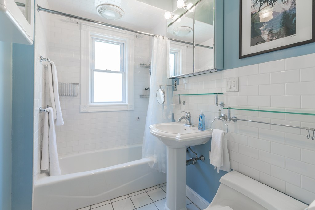 8 Rindgefield Street Cambridge, MA 02140 - Photo 11 of 24 Gallery Image 11
