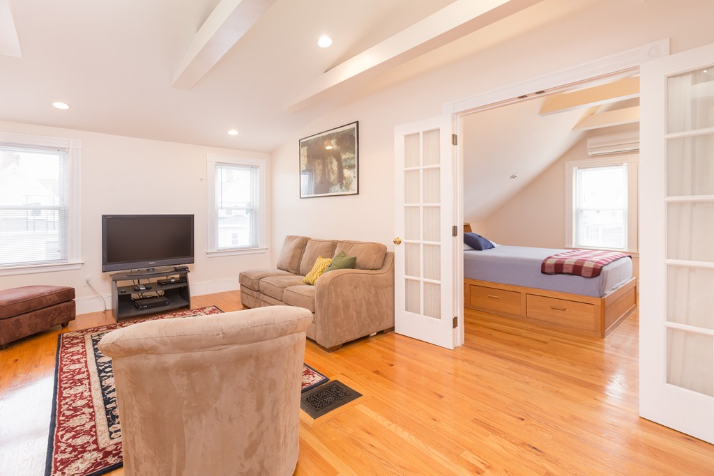 8 Rindgefield Street Cambridge, MA 02140 - Photo 3 of 24 Gallery Image 3