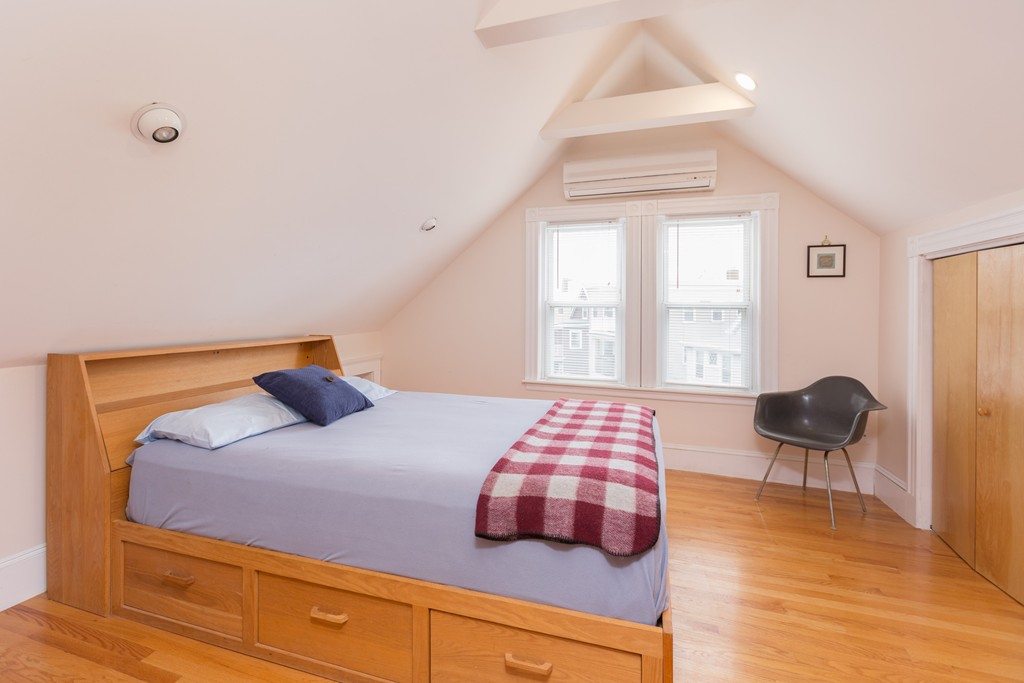 8 Rindgefield Street Cambridge, MA 02140 - Photo 4 of 24 Gallery Image 4