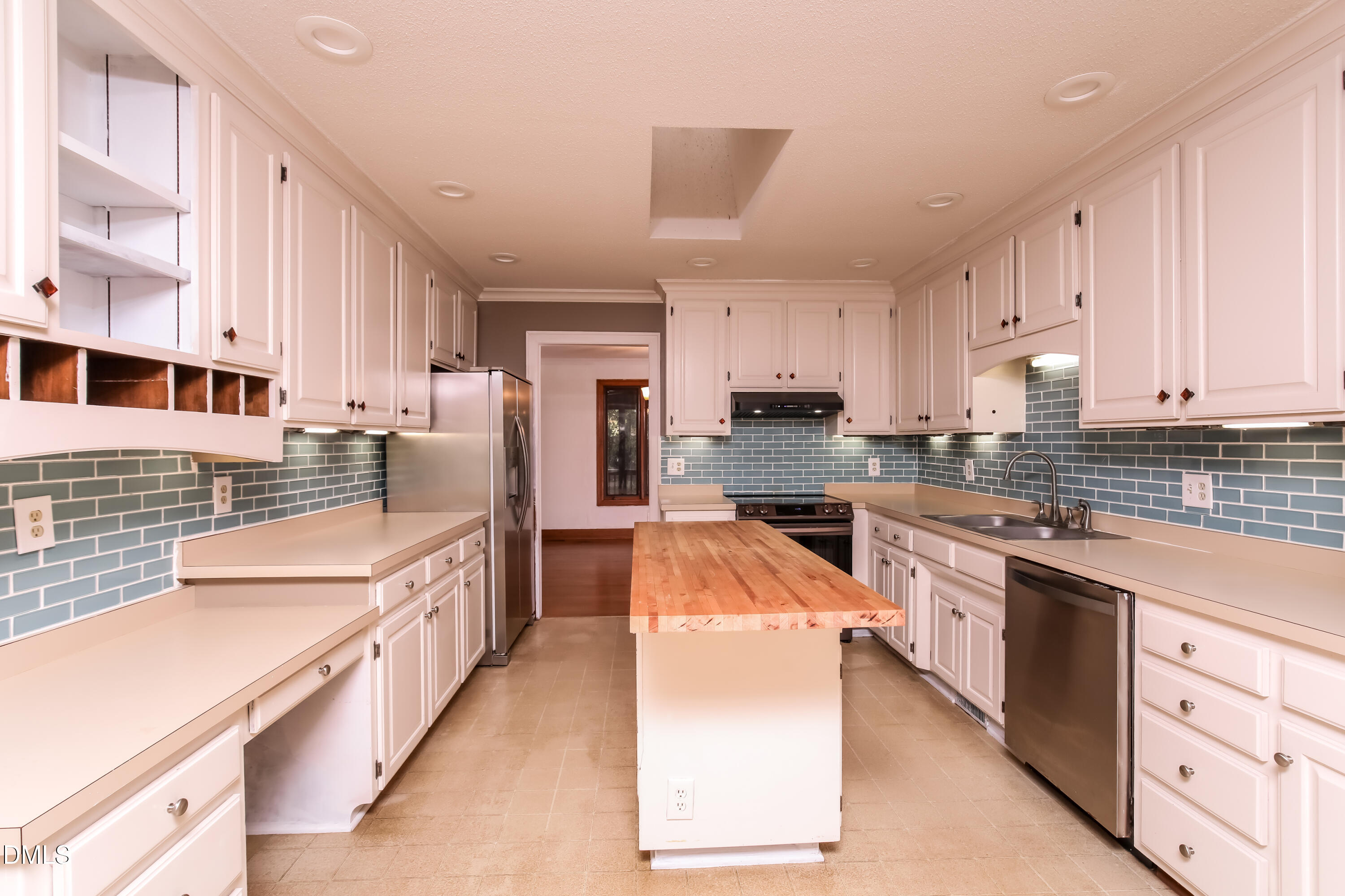 509 Hi Bridge Court Raleigh, NC 27615 - Photo 8 of 20 Kitchen-14903749