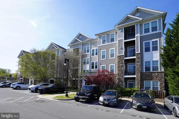 $179,500 | 1321 Karen Boulevard, Unit 208, Capitol Heights, MD 20743