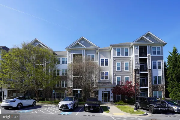 $179,500 | 1321 Karen Boulevard, Unit 208, Capitol Heights, MD 20743