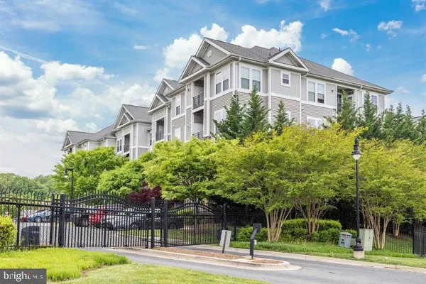 $179,500 | 1321 Karen Boulevard, Unit 208, Capitol Heights, MD 20743