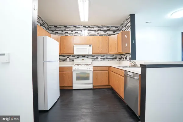 $179,500 | 1321 Karen Boulevard, Unit 208, Capitol Heights, MD 20743