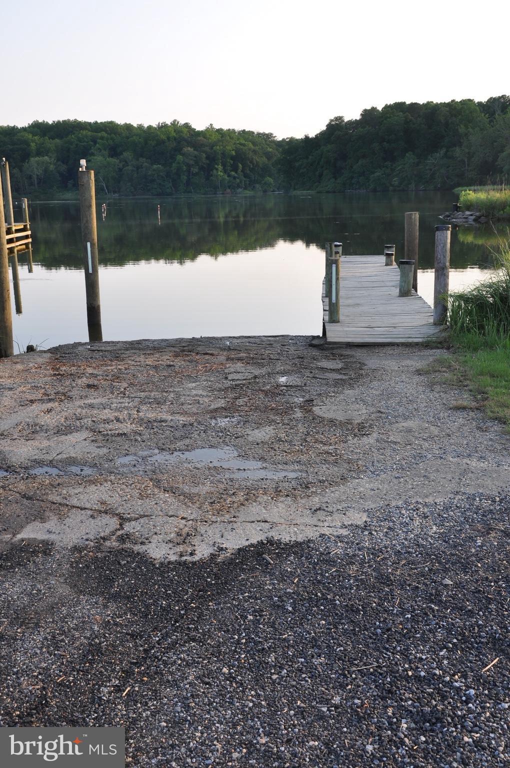 43166 Riverside Drive Hollywood, MD 20636 - Photo 79 of 82 Community pier