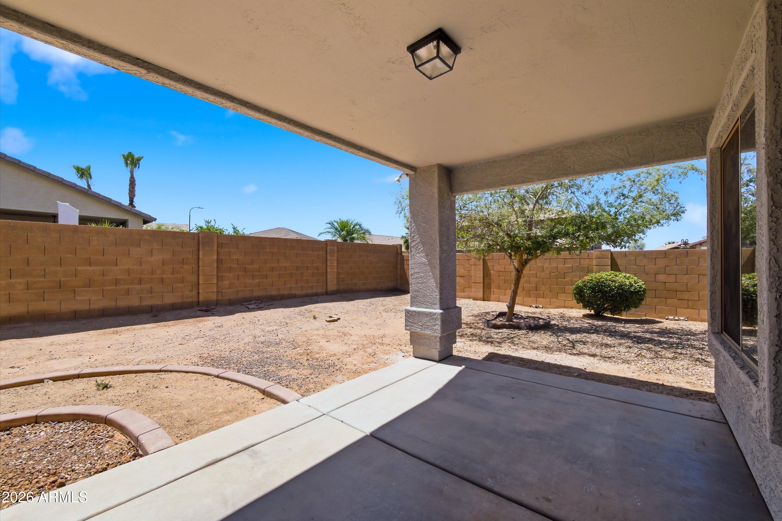 2933 West Maldonado Road Phoenix, AZ 85041 - Photo 24 of 27 a view of a living room