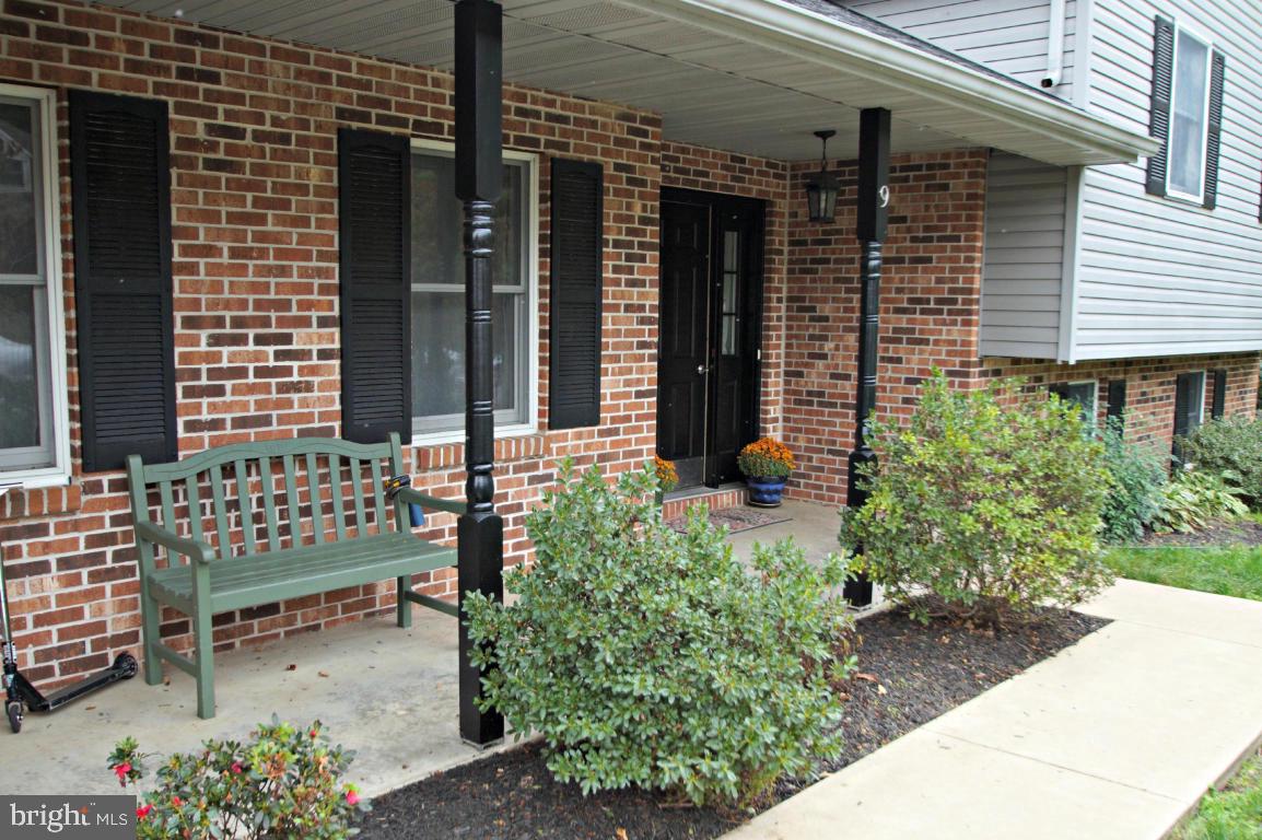 9 Paddock Drive Lititz, PA 17543 - Photo 2 of 26