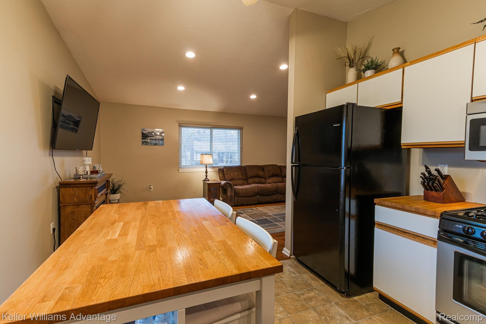 272 Delaware Road Whitmore Lake, MI 48189 - Photo 19 of 46 DELAWARE-09.jpg