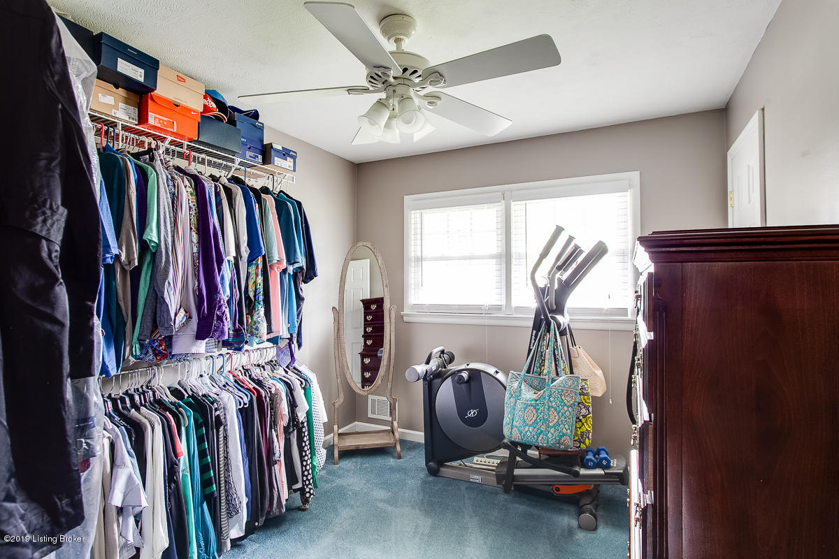 6331 Hunters Grove Road Louisville, KY 40216 - Photo 18 of 41 Bedroom --currently used as a Closet