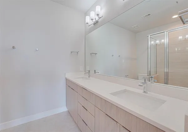 $2,000 | 389 North Centro Circle, Unit B, Shenandoah, TX 77385