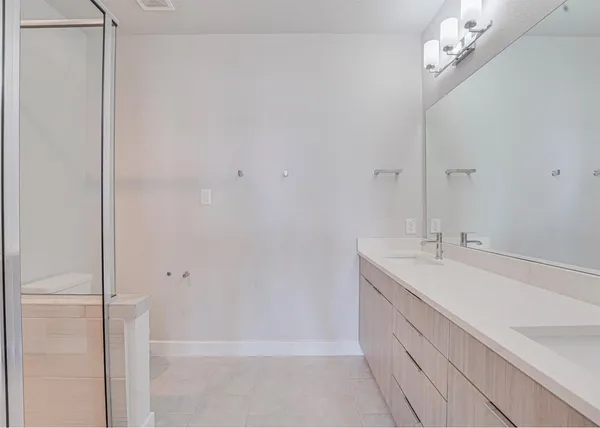 $2,000 | 389 North Centro Circle, Unit B, Shenandoah, TX 77385