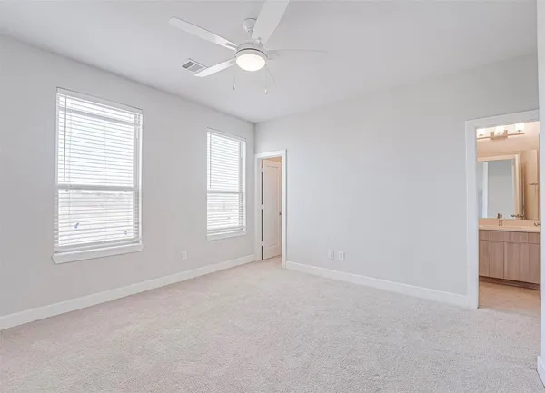 $2,000 | 389 North Centro Circle, Unit B, Shenandoah, TX 77385