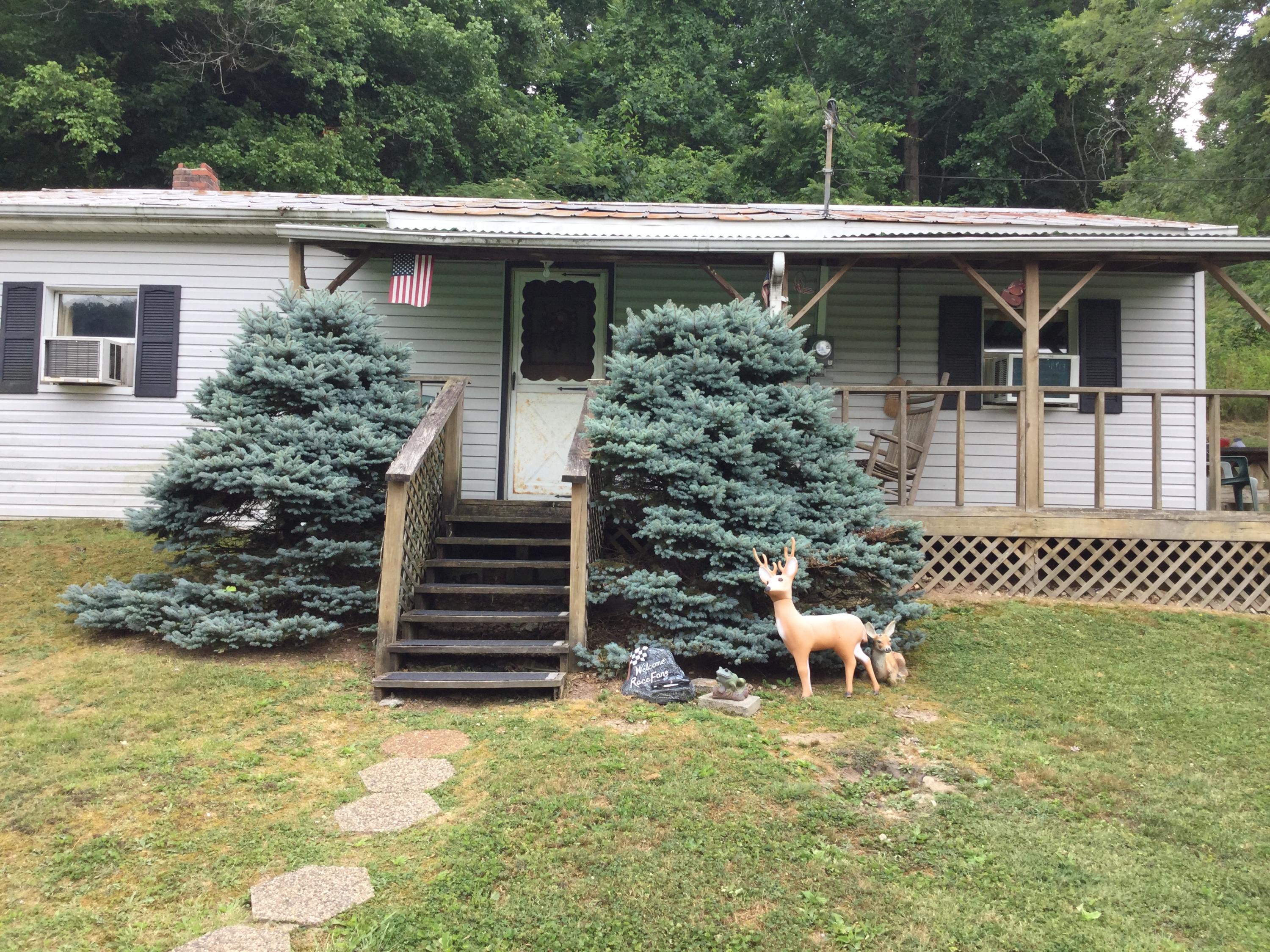 812 Chadwell Road Kingsport, TN 37660 - Photo 3 of 38 E2CF9FDD-0F77-4154-AB2C-32597AE8B0FC