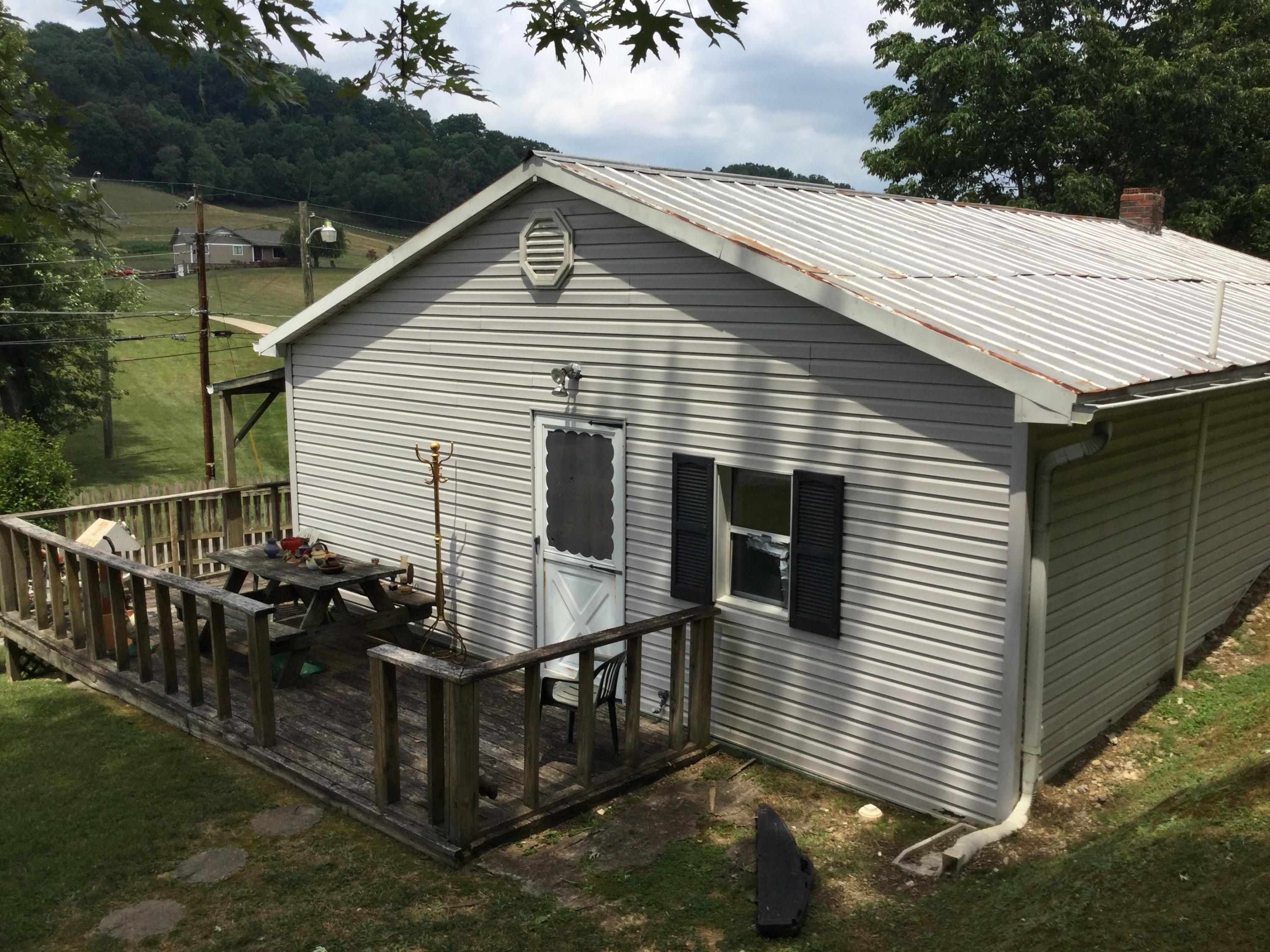812 Chadwell Road Kingsport, TN 37660 - Photo 32 of 38 BCD71E8E-F03F-4118-86B7-66DFC7FC1B97