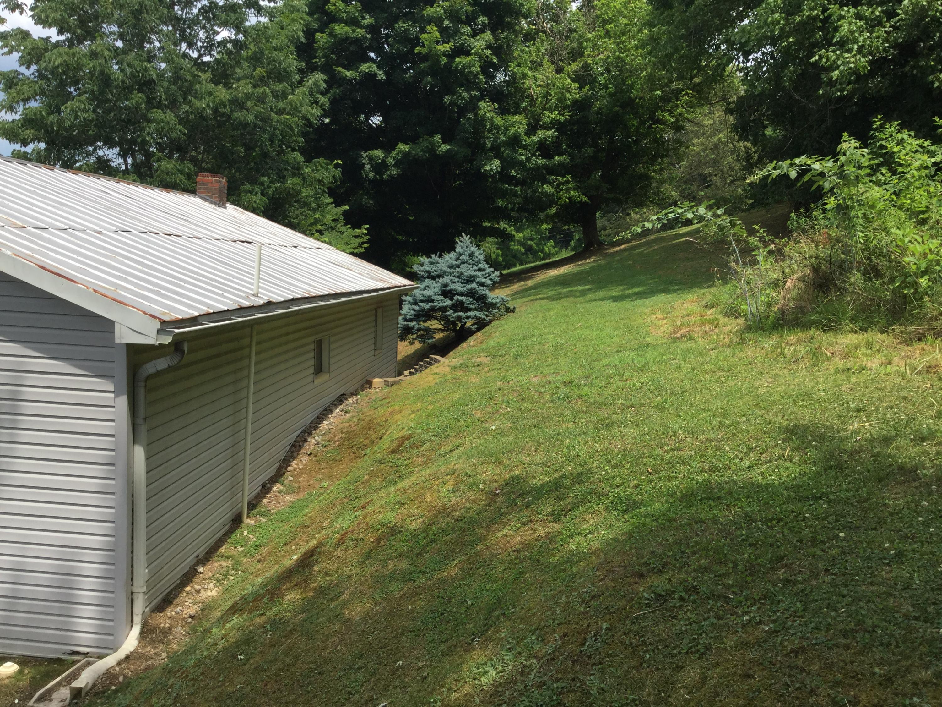 812 Chadwell Road Kingsport, TN 37660 - Photo 33 of 38 AB1BF79B-0421-4AB1-891D-4ACEF1338D4B