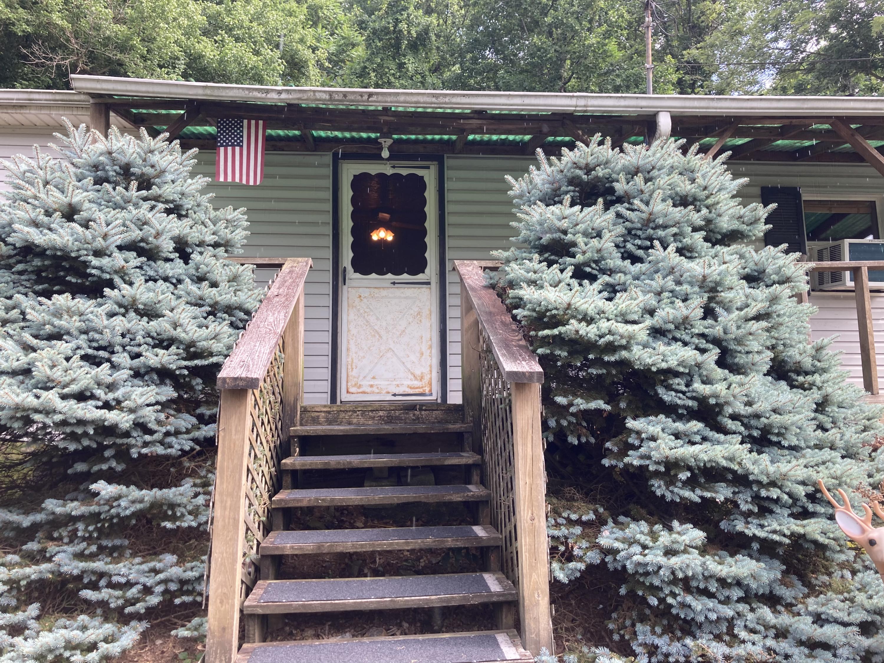812 Chadwell Road Kingsport, TN 37660 - Photo 4 of 38 0B28A3DE-A11A-40CE-8ADA-560B5CE88D17