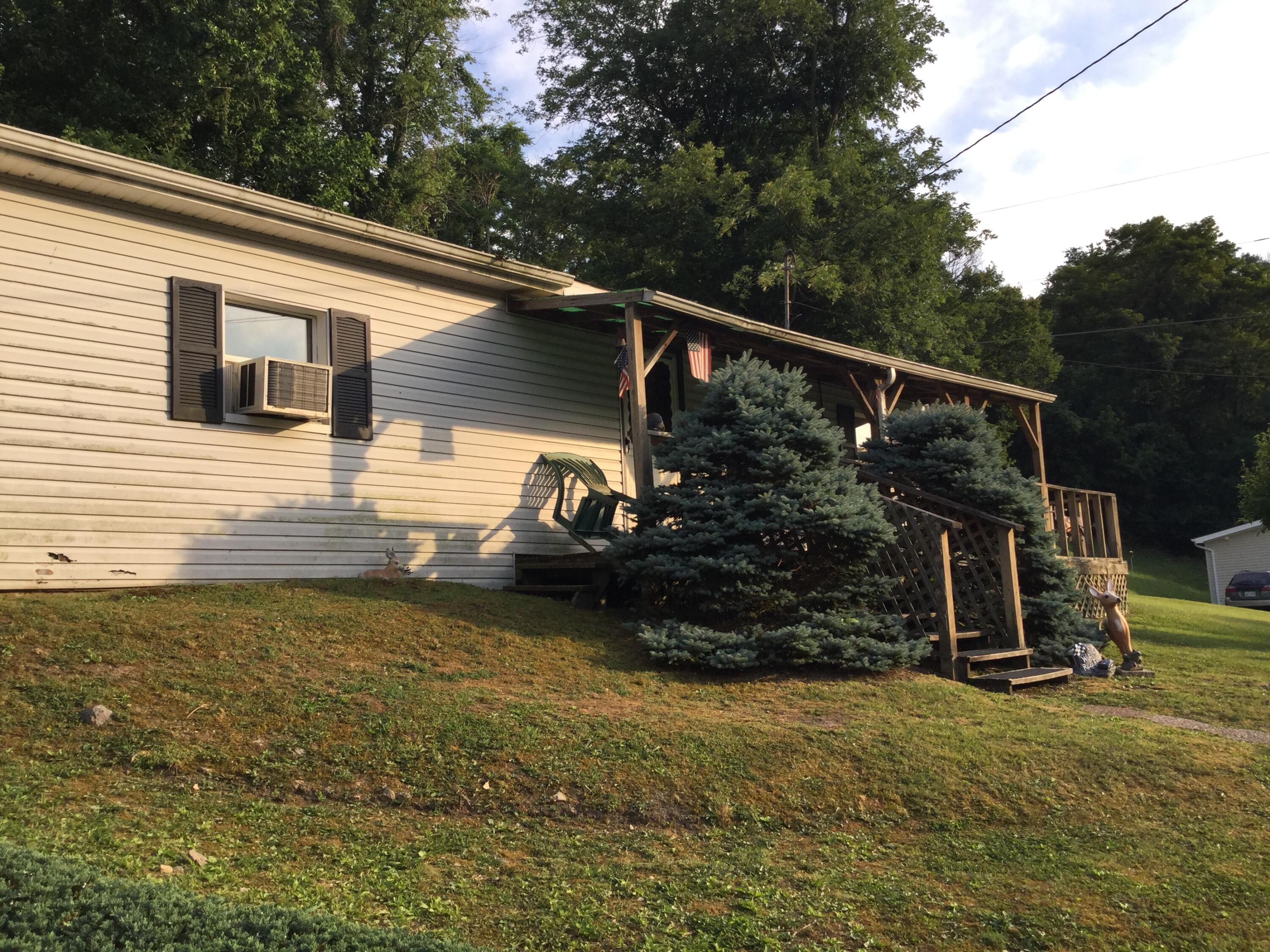 812 Chadwell Road Kingsport, TN 37660 - Photo 6 of 38 211C1C20-6D4E-4AA9-8441-160829EB37C0