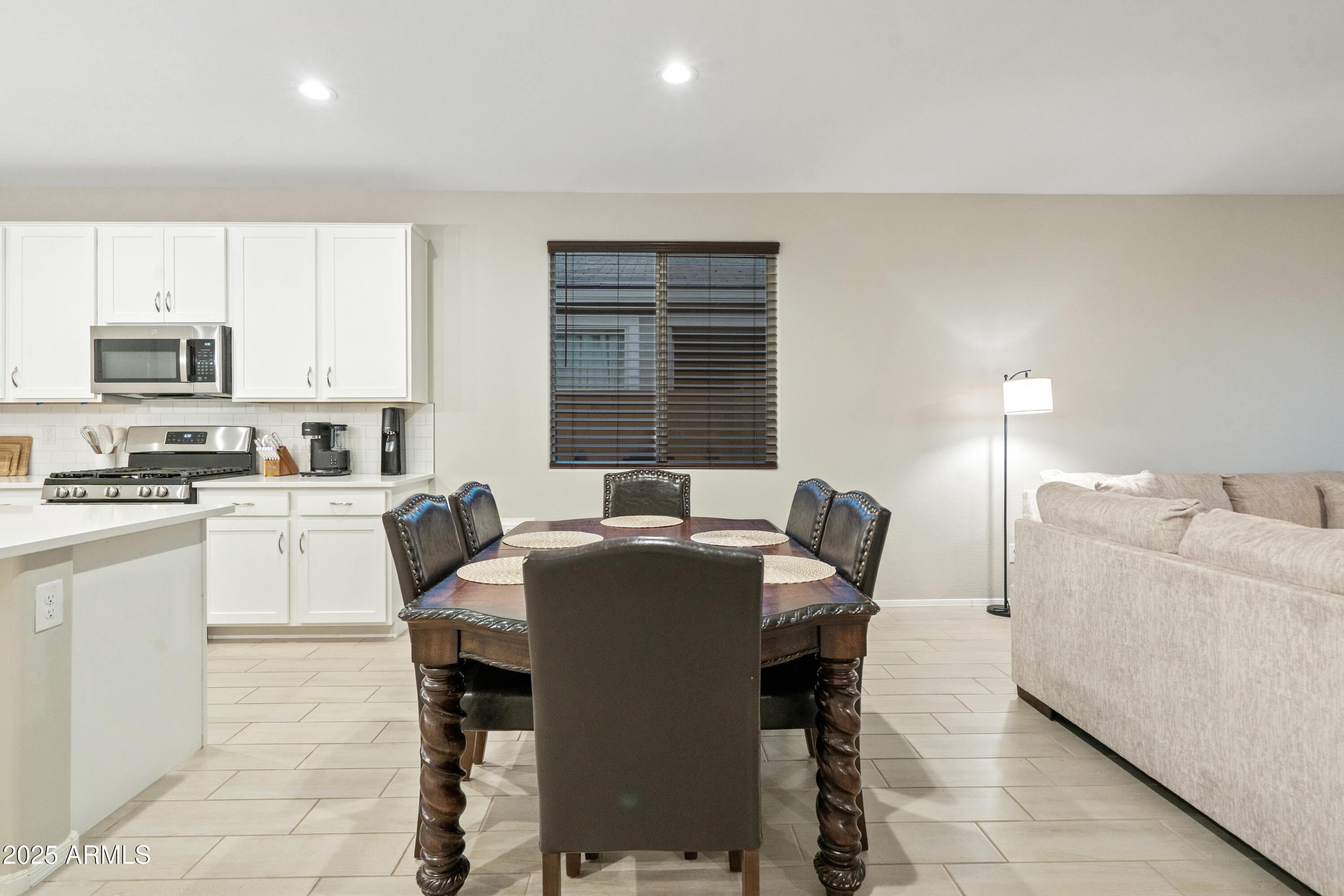 17829 West Red Fox Road Surprise, AZ 85387 - Photo 10 of 28 Dining Area