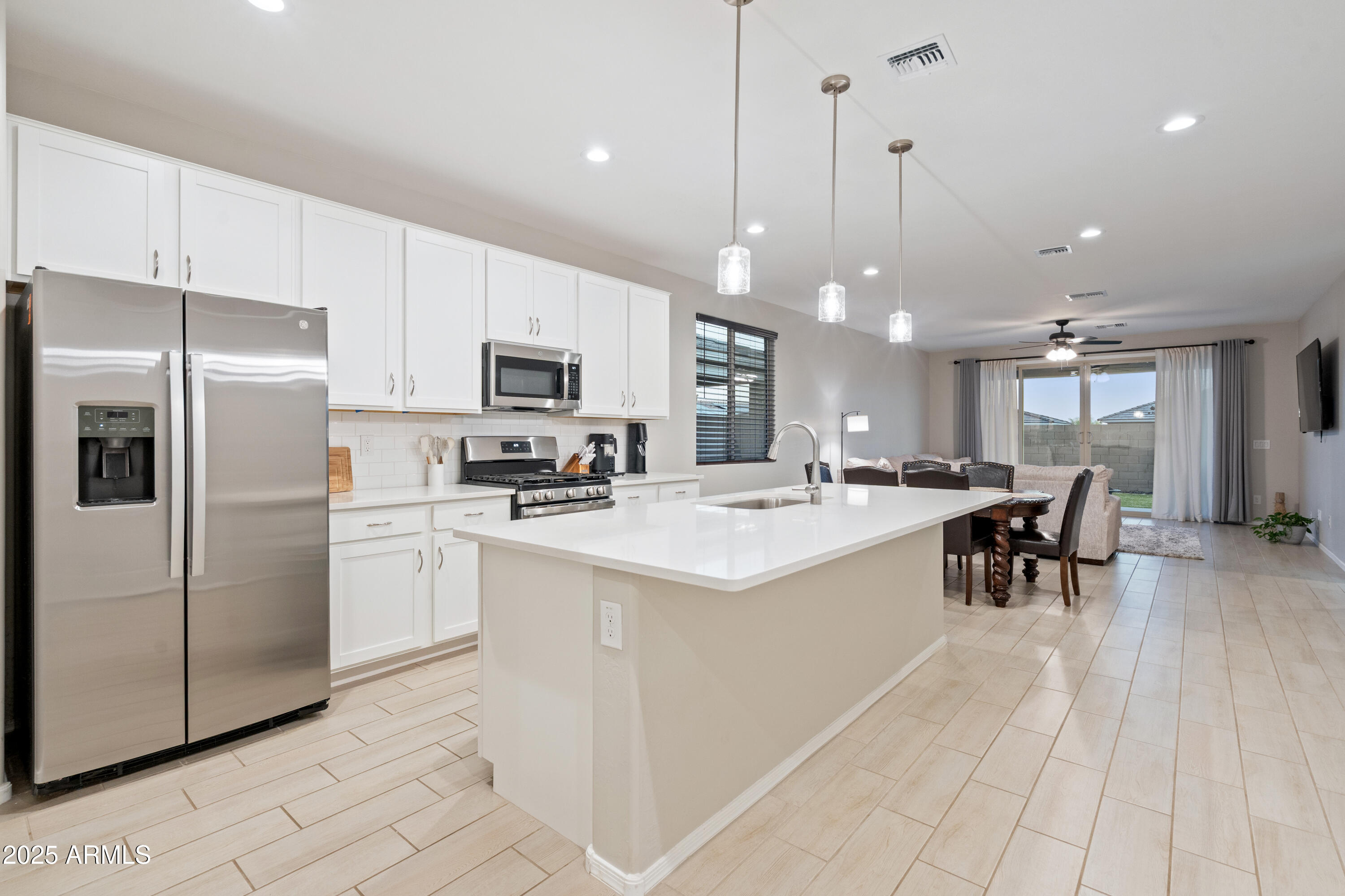 17829 West Red Fox Road Surprise, AZ 85387 - Photo 7 of 28 Kitchen