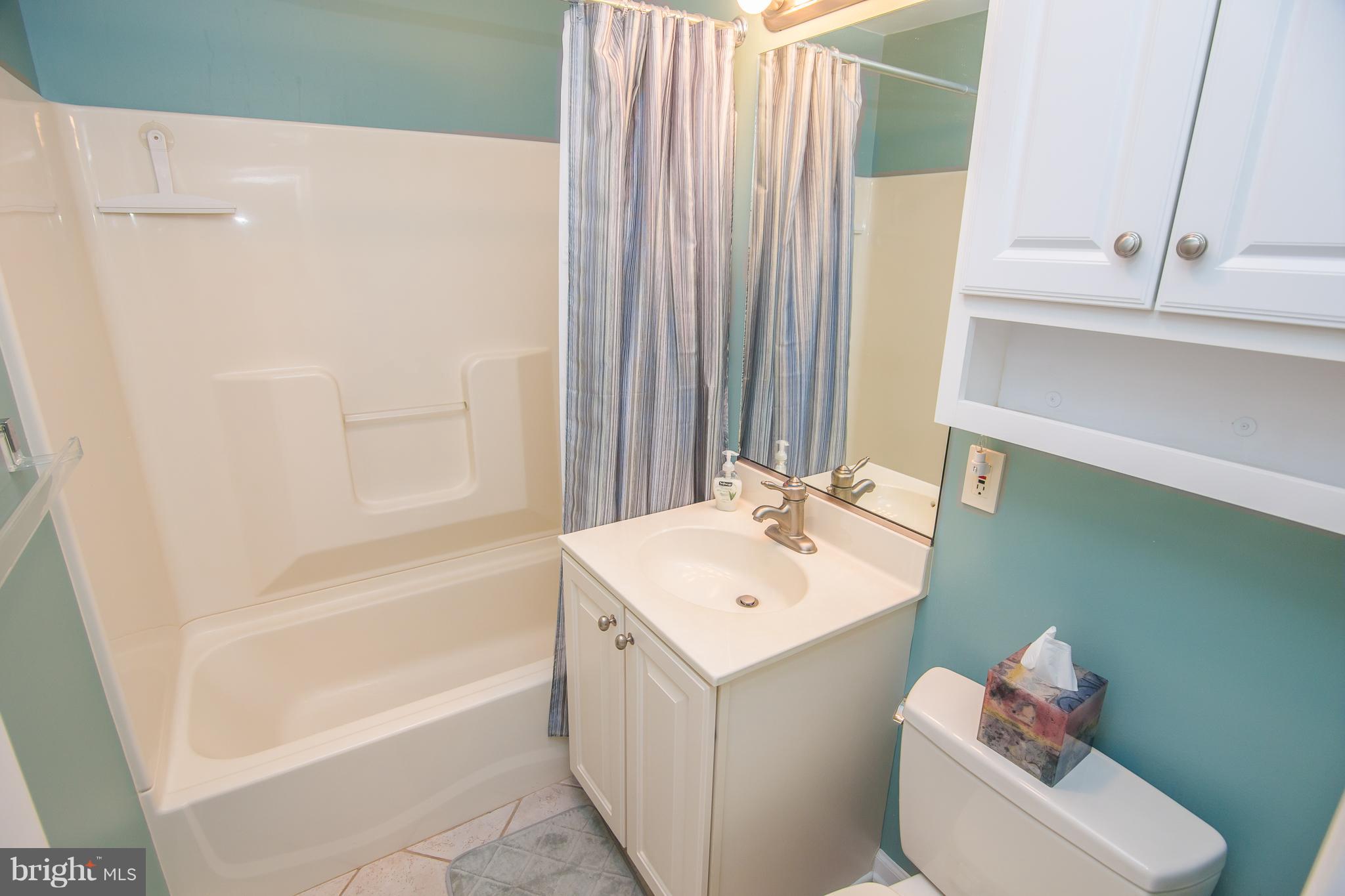8906 Rusty Anchor Road, Unit 1402 Ocean City, MD 21842 - Photo 14 of 24 Bath