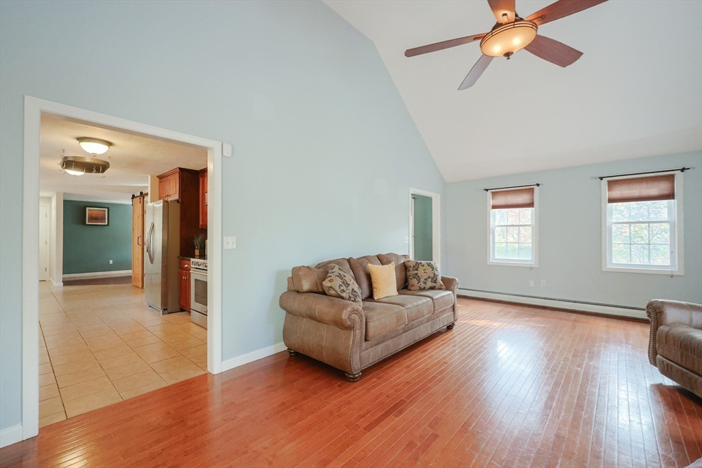59 Old Farm Road Douglas, MA 01516 - Photo 13 of 41