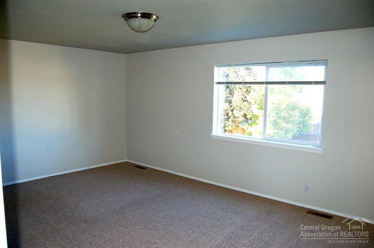 20536 Rolen Avenue Bend, OR 97702 - Photo 12 of 17 Additional Photo