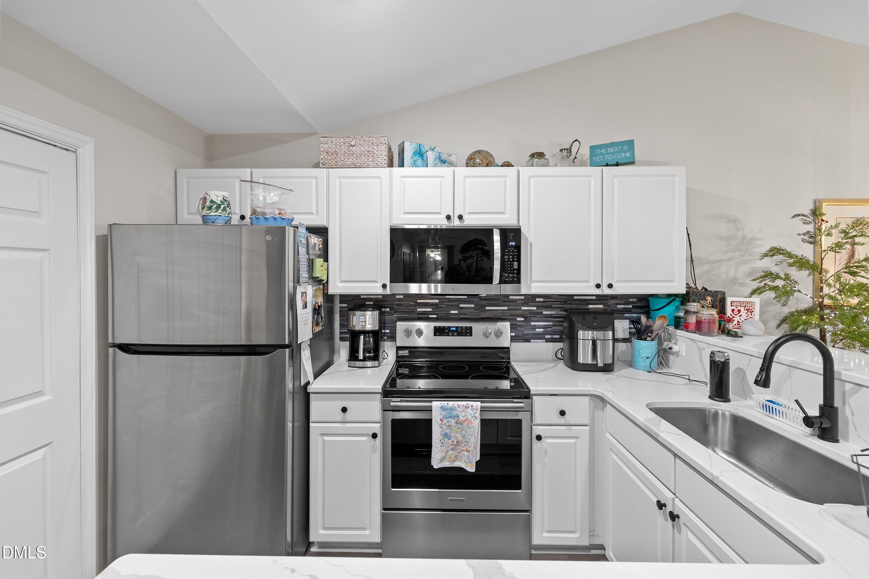 4022 Wellington Ridge Loop Cary, NC 27518 - Photo 13 of 34 16-4022 Wellington_7430