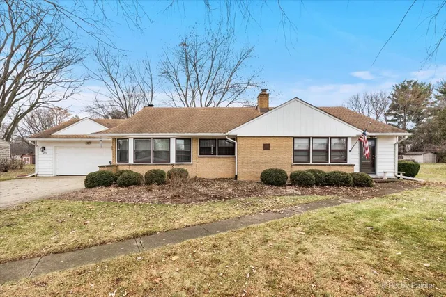 $399,900 | 123 Dundee Avenue, East Dundee, IL 60118