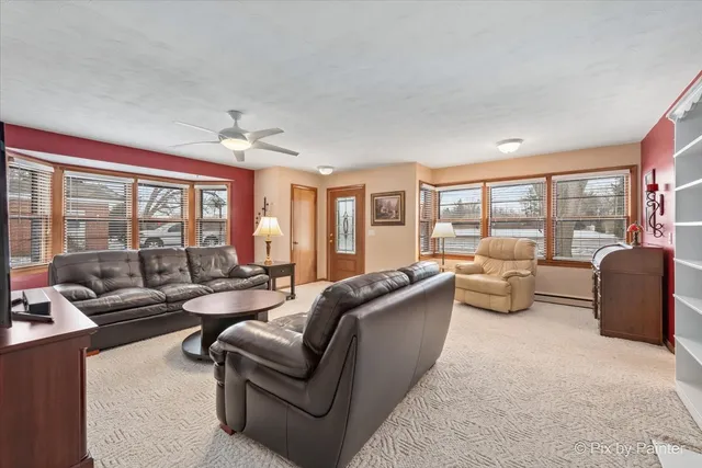 $399,900 | 123 Dundee Avenue, East Dundee, IL 60118