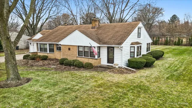 $399,900 | 123 Dundee Avenue, East Dundee, IL 60118