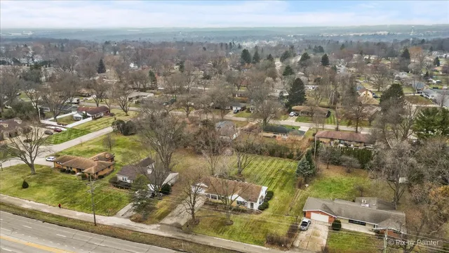 $399,900 | 123 Dundee Avenue, East Dundee, IL 60118