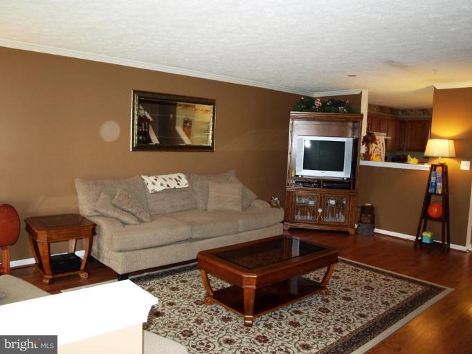 201 Carolstowne Road Reisterstown, MD 21136 - Photo 2 of 25 Living Room